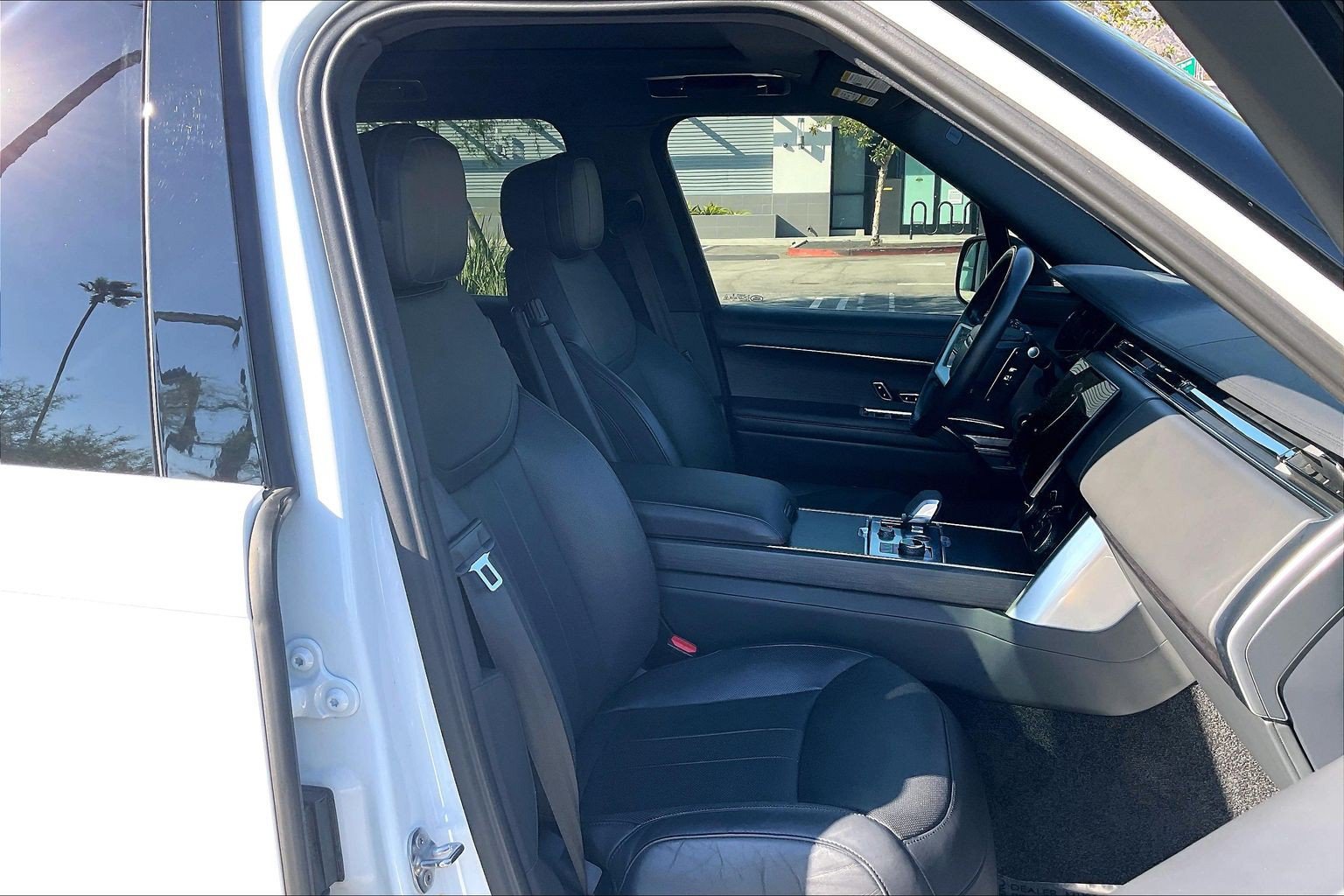 Used 2023 Land Rover Range Rover SE AWD/4WD image 7