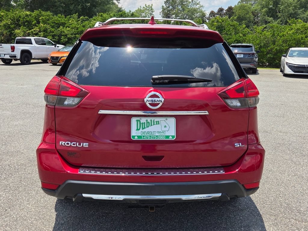 Used 2017 Nissan Rogue SL w/ SL Premium Package FWD image 9
