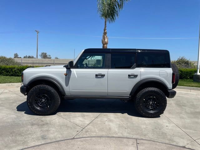 New 2026 Ford Bronco Badlands w/ Sasquatch Package AWD/4WD image 2