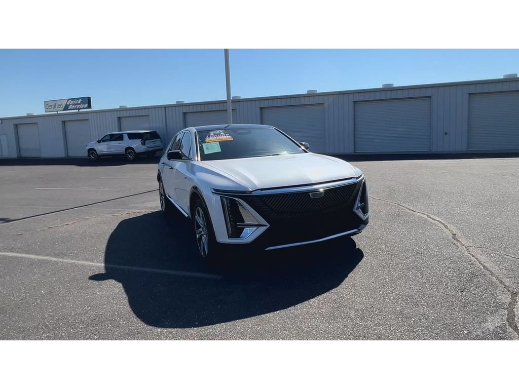 Certified 2024 Cadillac Lyriq Tech RWD image 3
