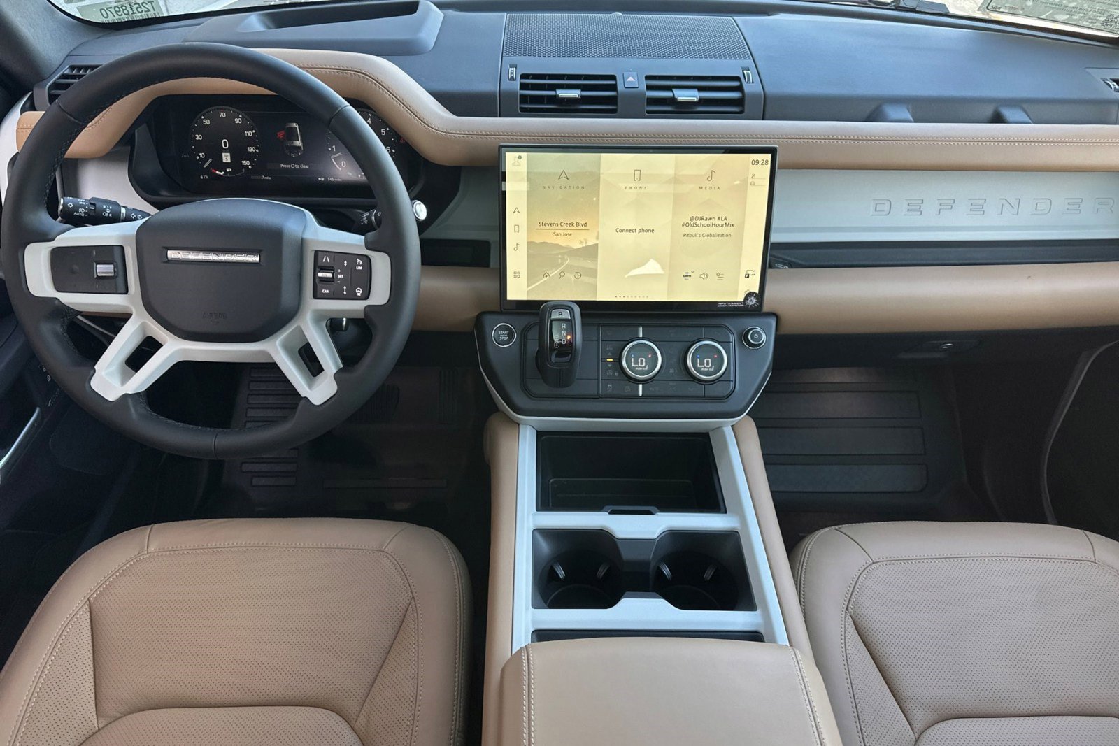New 2026 Land Rover Defender 130 X-Dynamic SE image 24