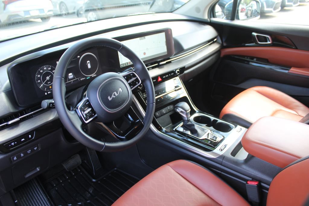 Used 2024 Kia Carnival SX FWD image 30