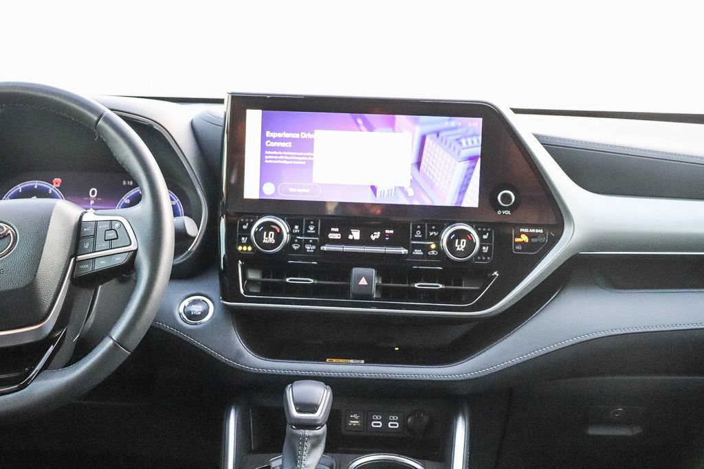 Used 2023 Toyota Highlander Platinum FWD image 15