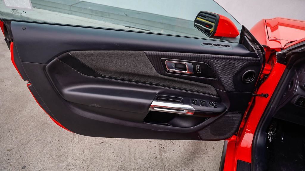 Used 2024 Ford Mustang EcoBoost image 25