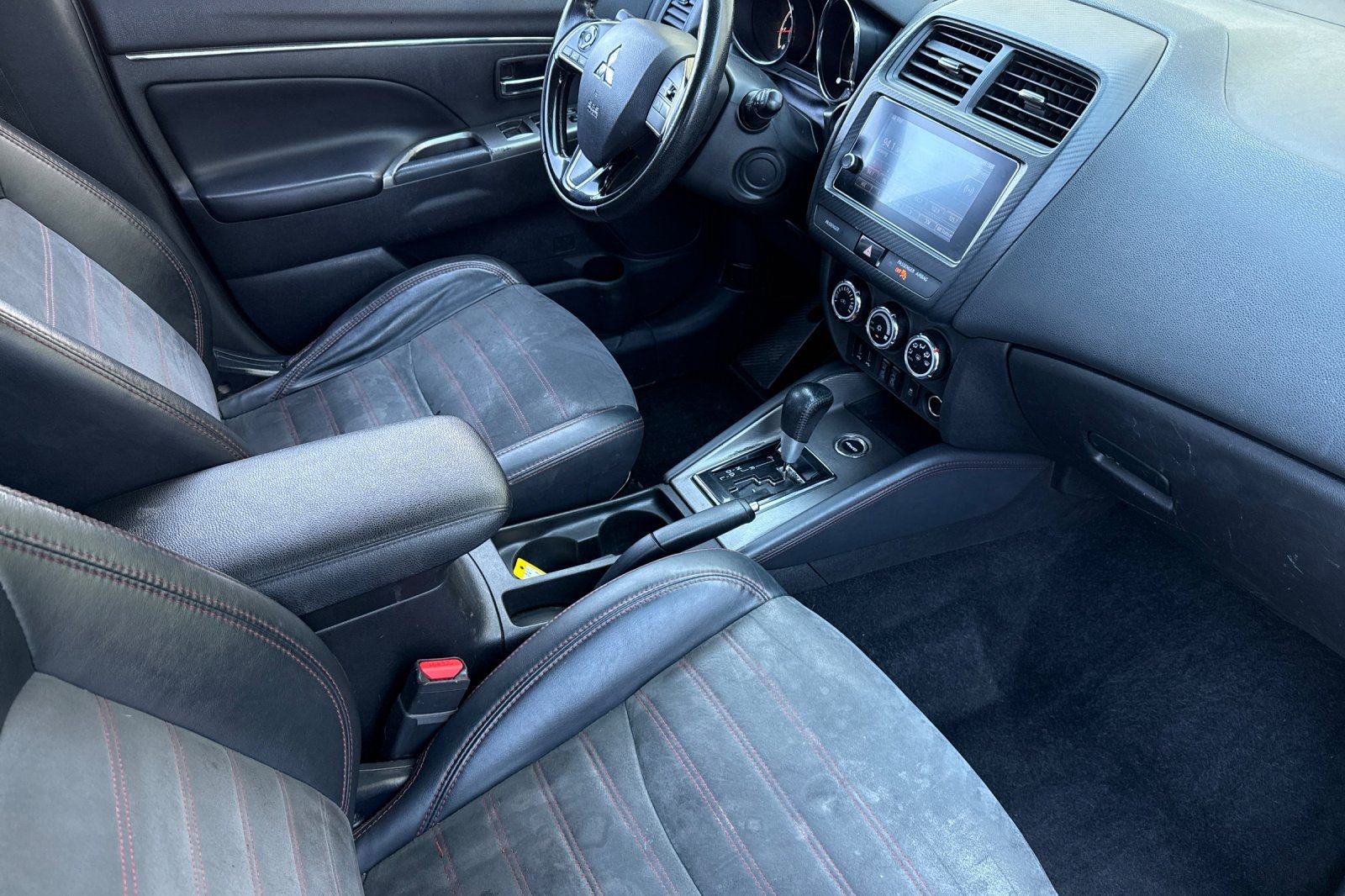Used 2018 Mitsubishi Outlander Sport SE AWD/4WD image 16