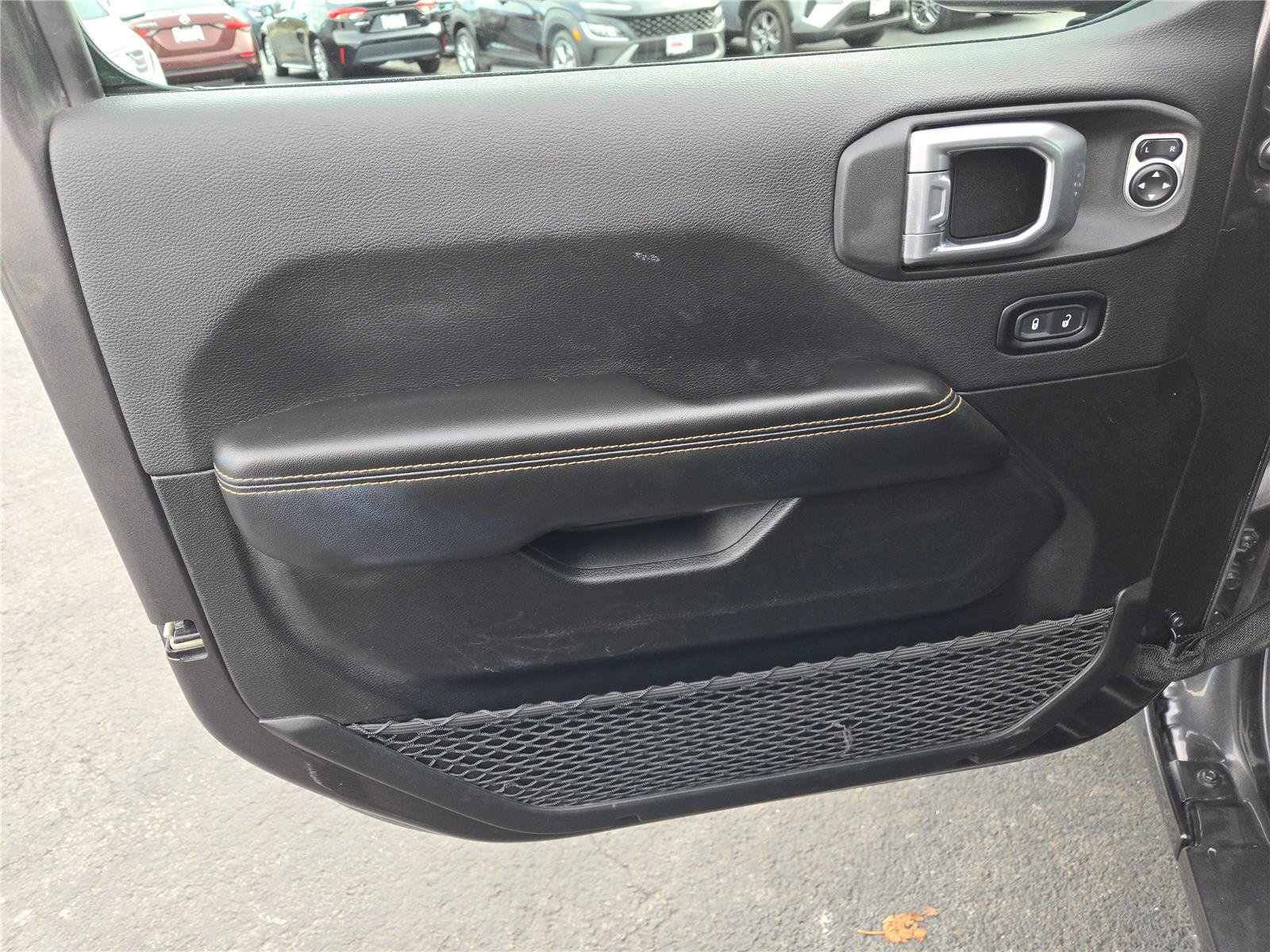 Used 2024 Jeep Wrangler Sahara image 22