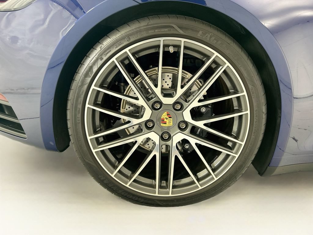 Certified 2024 Porsche 911 Carrera RWD image 30