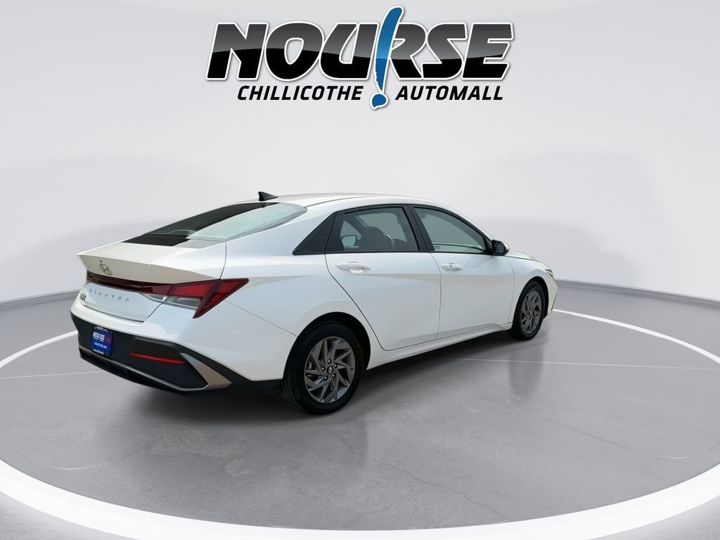 Used 2024 Hyundai Elantra SEL FWD image 8