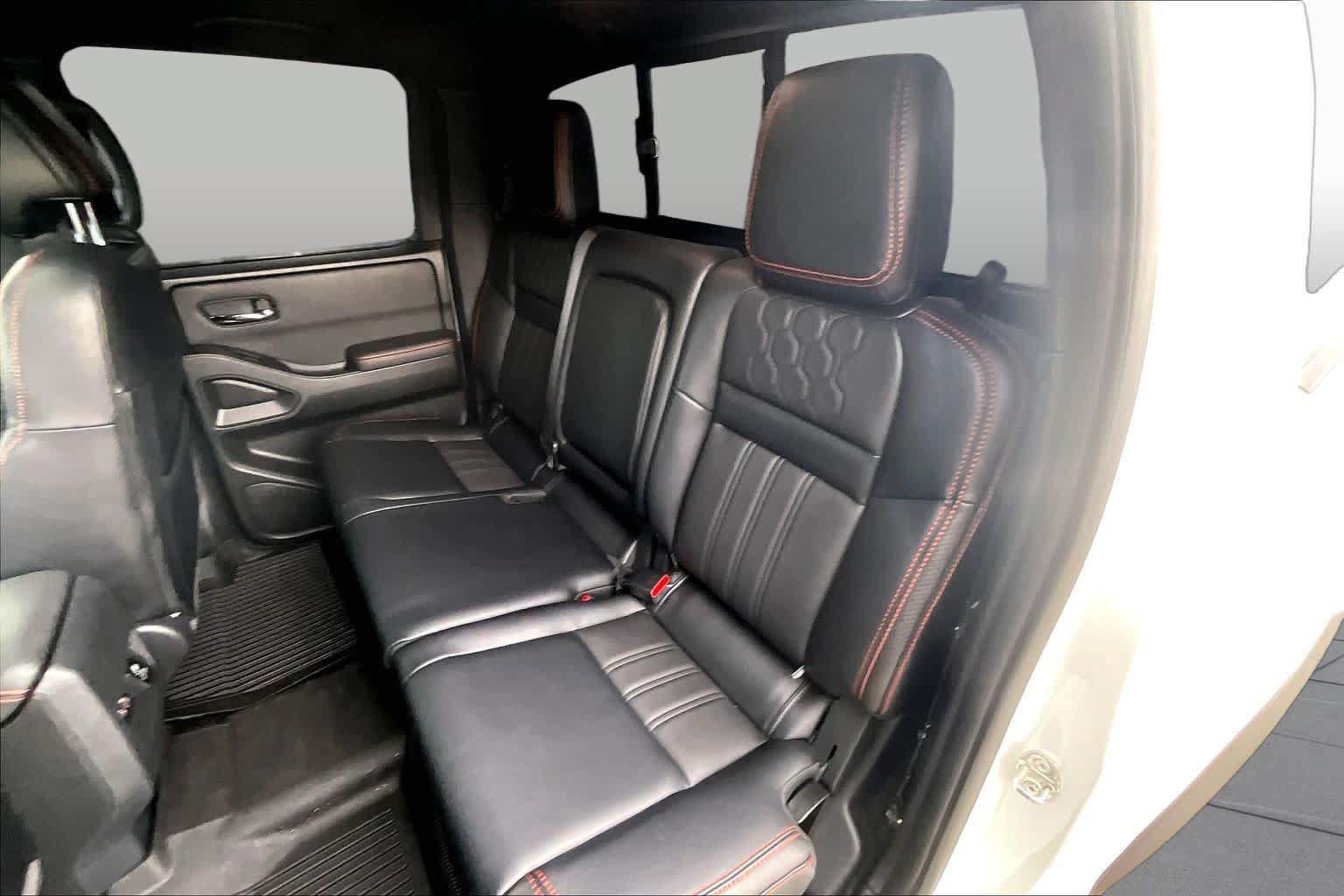Used 2024 Nissan Frontier PRO-4X w/ Pro Premium Package AWD/4WD image 18