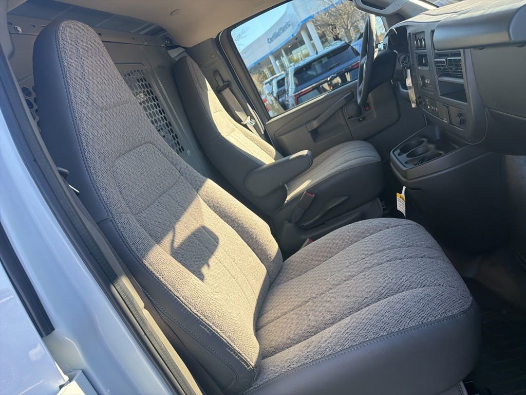 New 2025 Chevrolet Express 2500 Work Van w/ Driver Convenience Package image 20