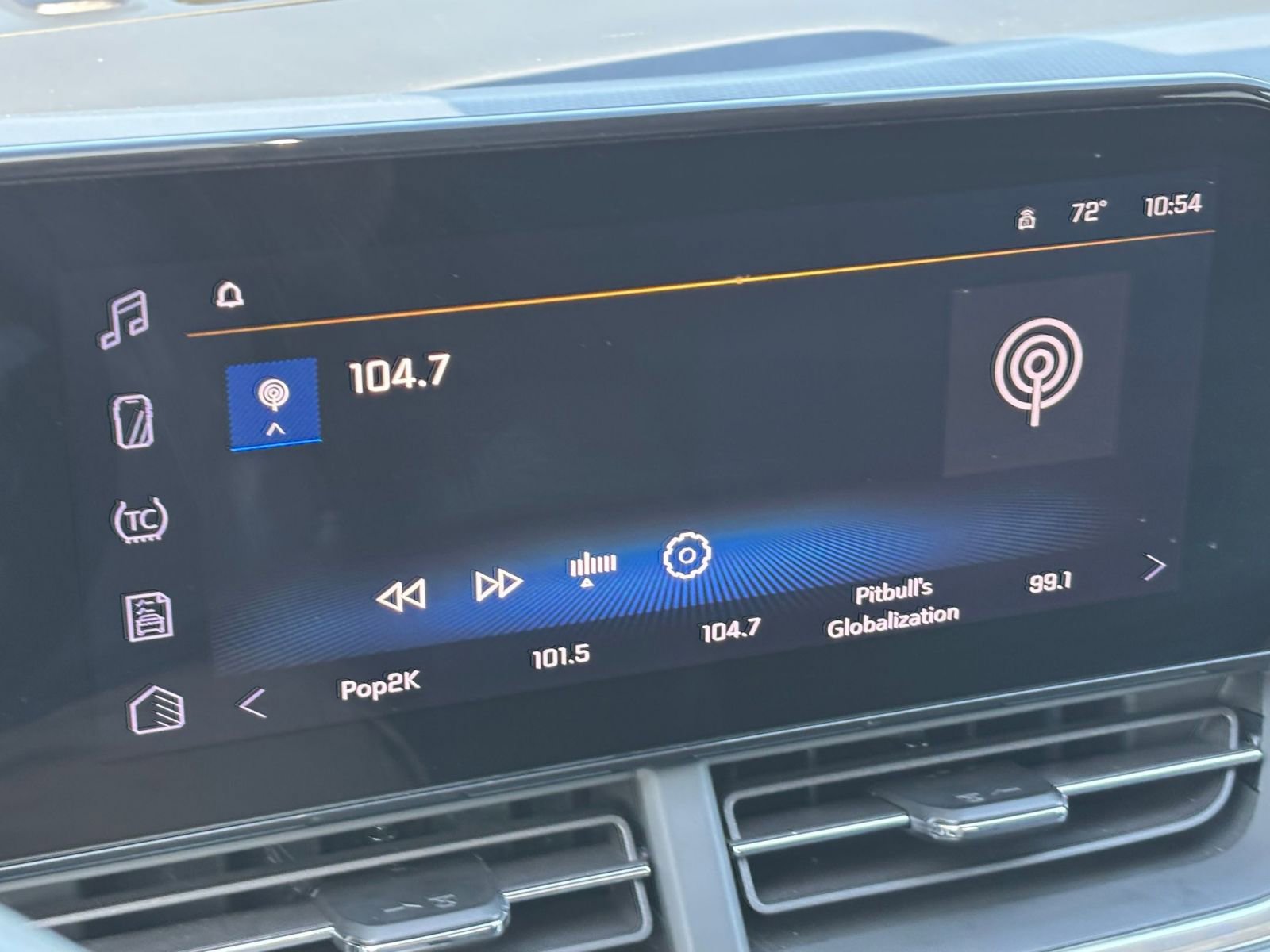 Used 2025 Chevrolet Trax LT image 20