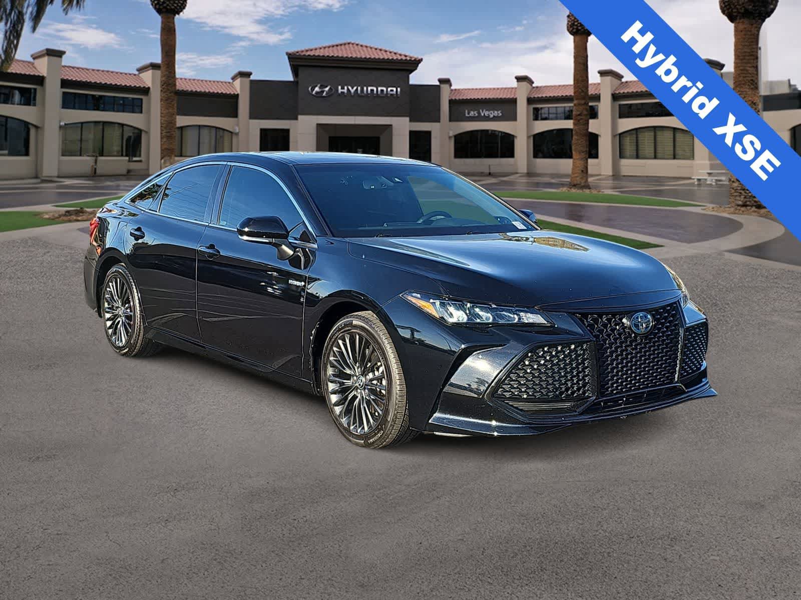 Used 2021 Toyota Avalon XSE image 2