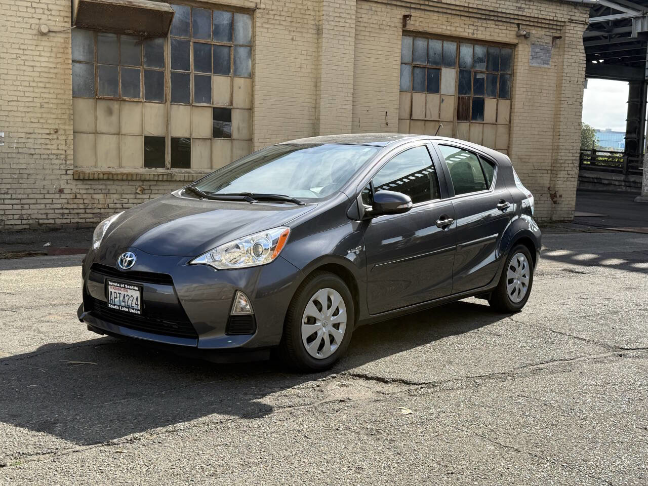 Used 2014 Toyota Prius C Three image 2