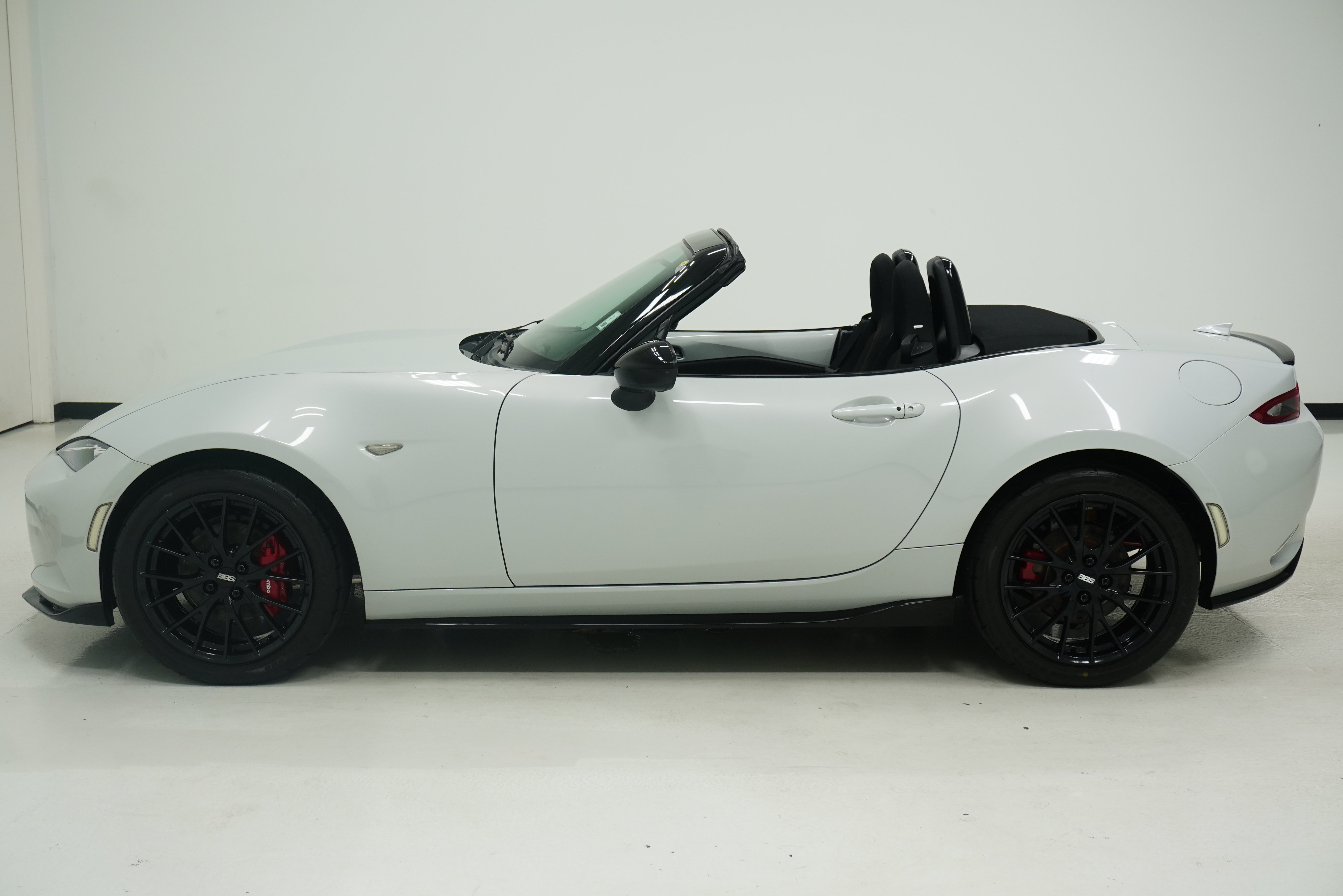 Used 2016 MAZDA MX-5 Miata Club w/ Brembo/BBS Package RWD image 9