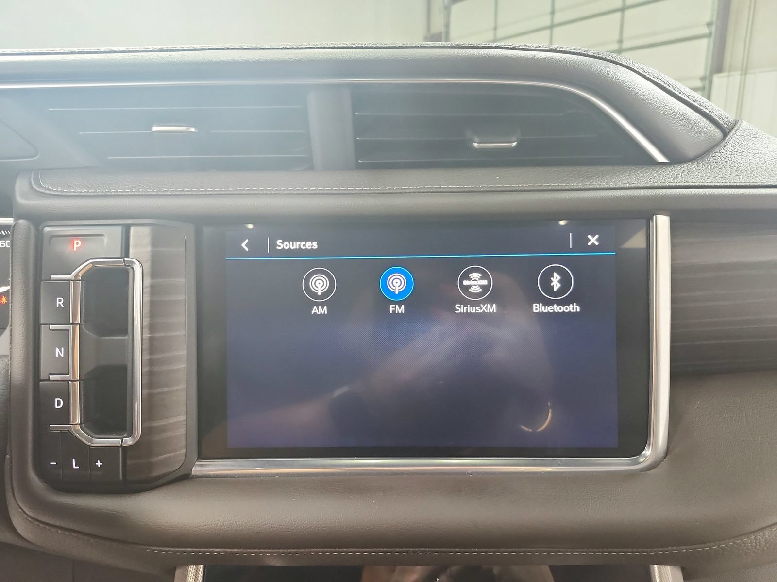 Used 2021 GMC Yukon XL Denali AWD/4WD image 28