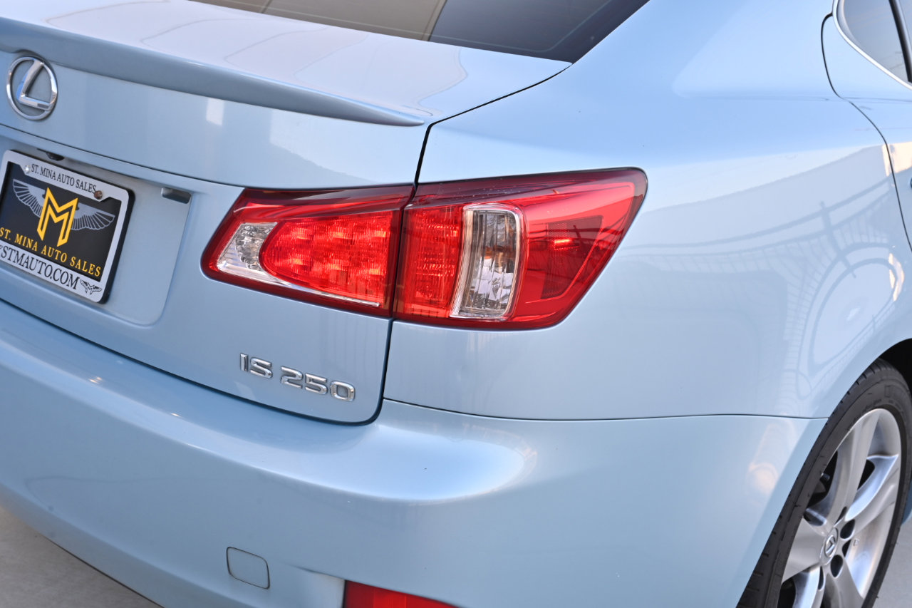 Used 2011 Lexus IS 250 w/ Premium Pkg Value Edition RWD image 29