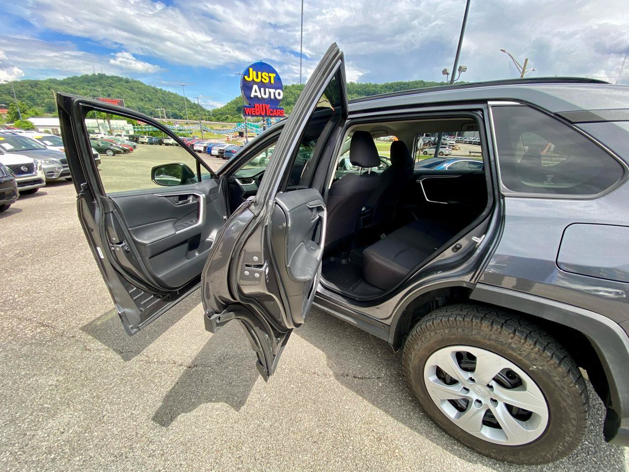 Used 2019 Toyota RAV4 LE w/ All Weather Liner Package AWD/4WD image 14
