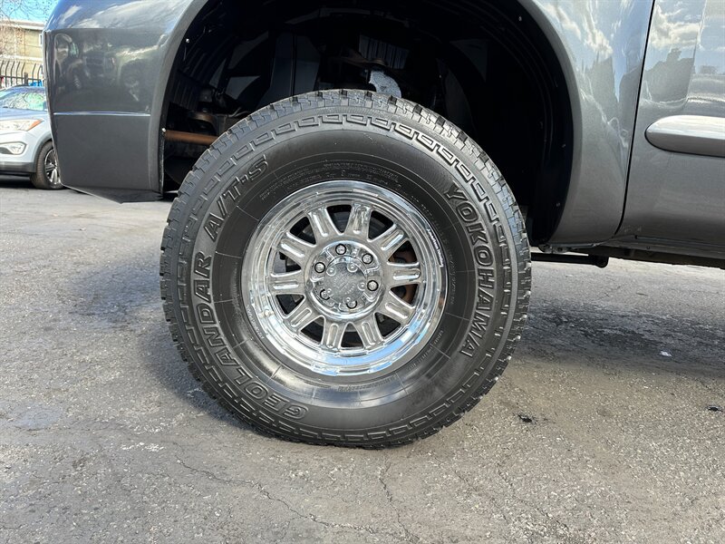 Used 2007 Nissan Titan SE RWD image 9
