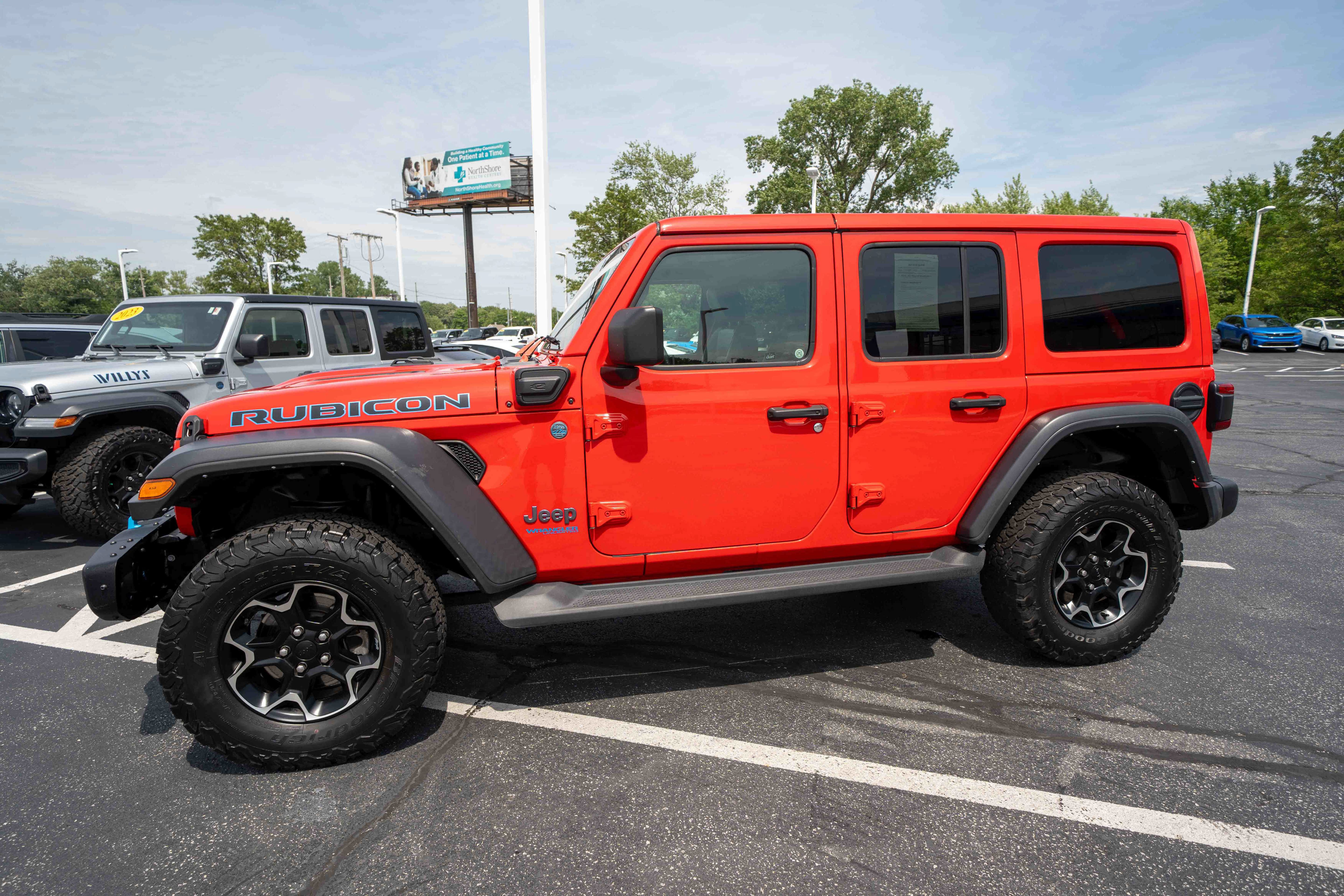Used 2021 Jeep Wrangler Unlimited Rubicon 4xe w/ Steel Bumper Group AWD/4WD image 3