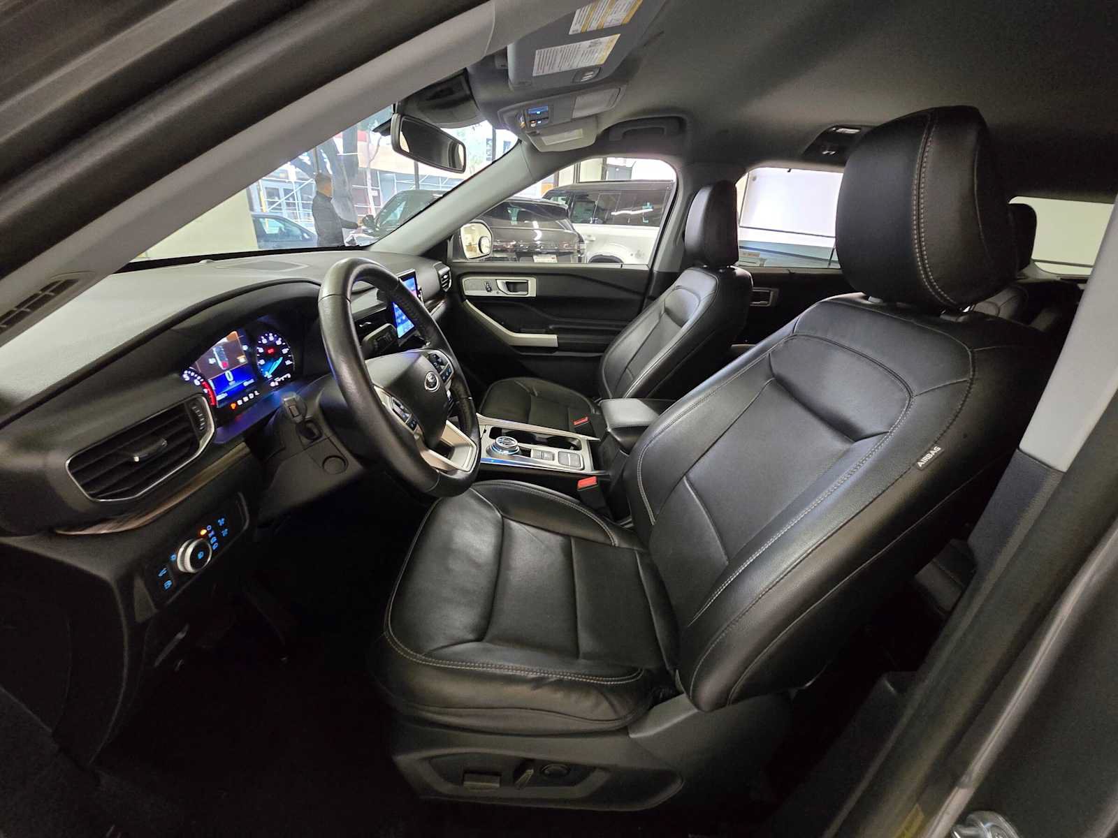 Used 2022 Ford Explorer Limited w/ Hybrid Equipment Group 310A RWD image 20