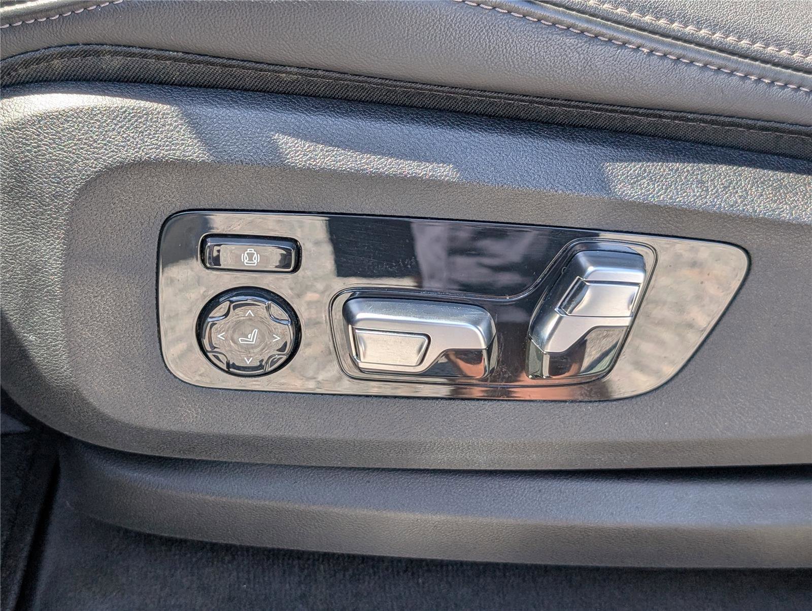 Used 2024 BMW X6 xDrive40i w/ Premium Package image 24