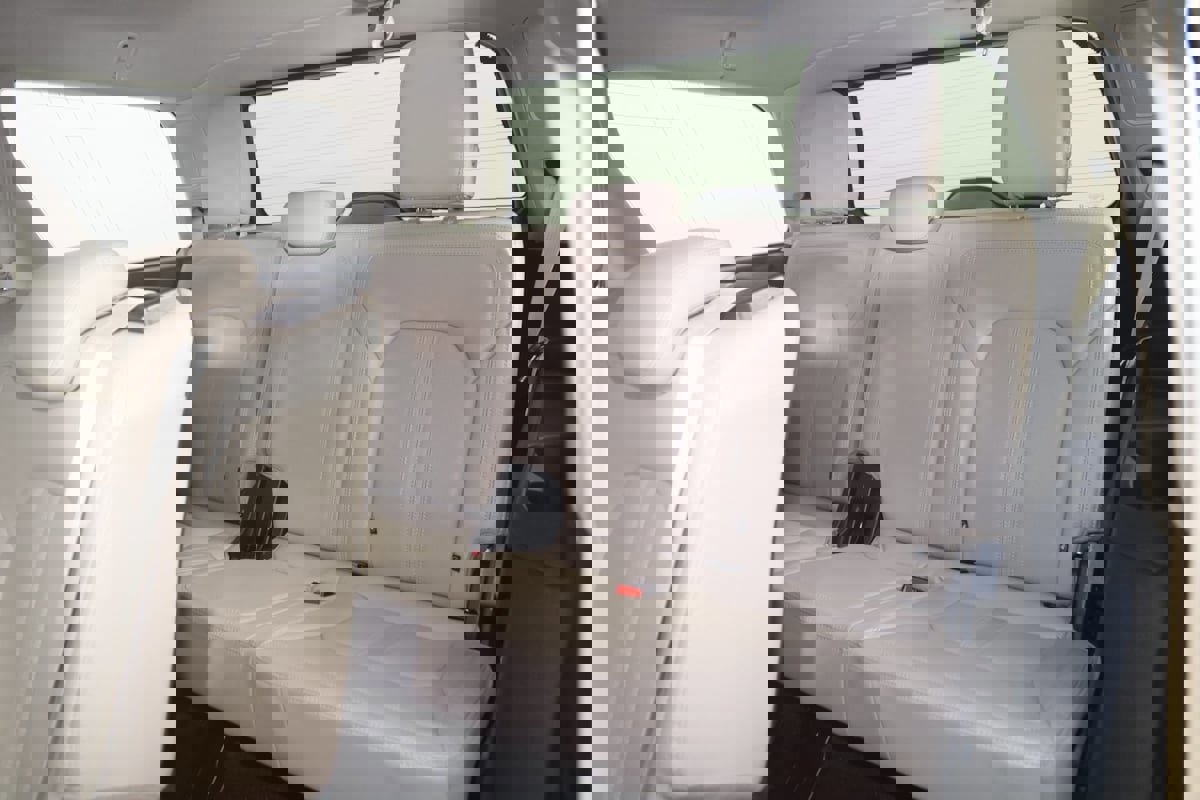 Used 2022 Ford Expedition Limited image 49