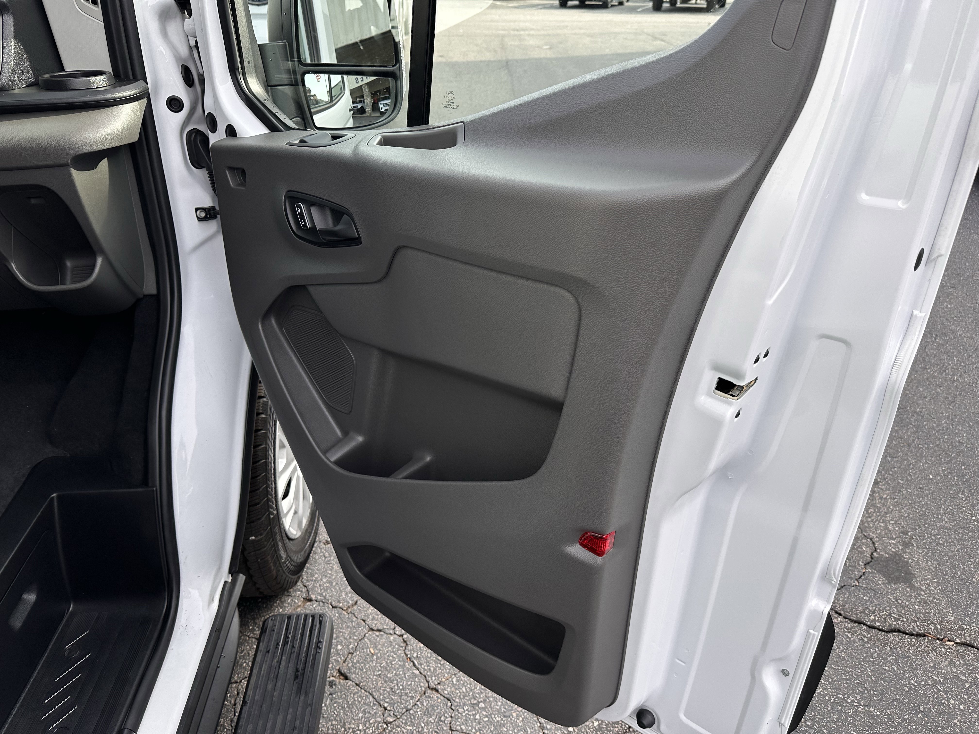 Used 2024 Ford Transit 350 XLT image 11
