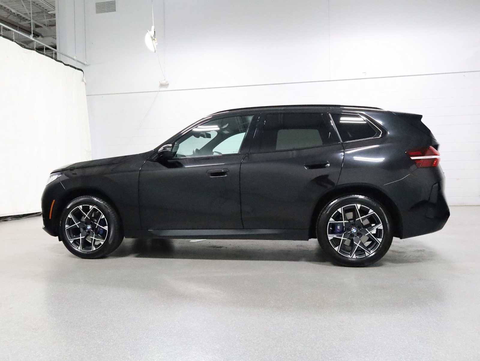 Used 2025 BMW X3 xDrive30i w/ M Sport Package AWD/4WD image 2
