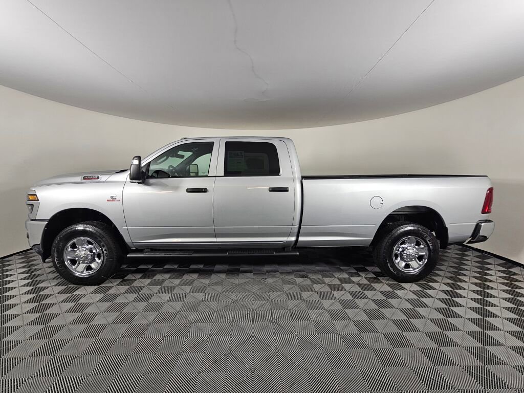 New 2026 RAM 3500 Tradesman AWD/4WD image 7