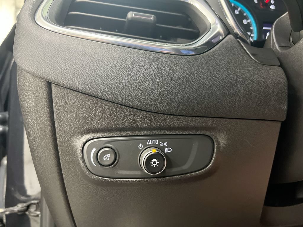Used 2022 Chevrolet Equinox LS FWD image 18