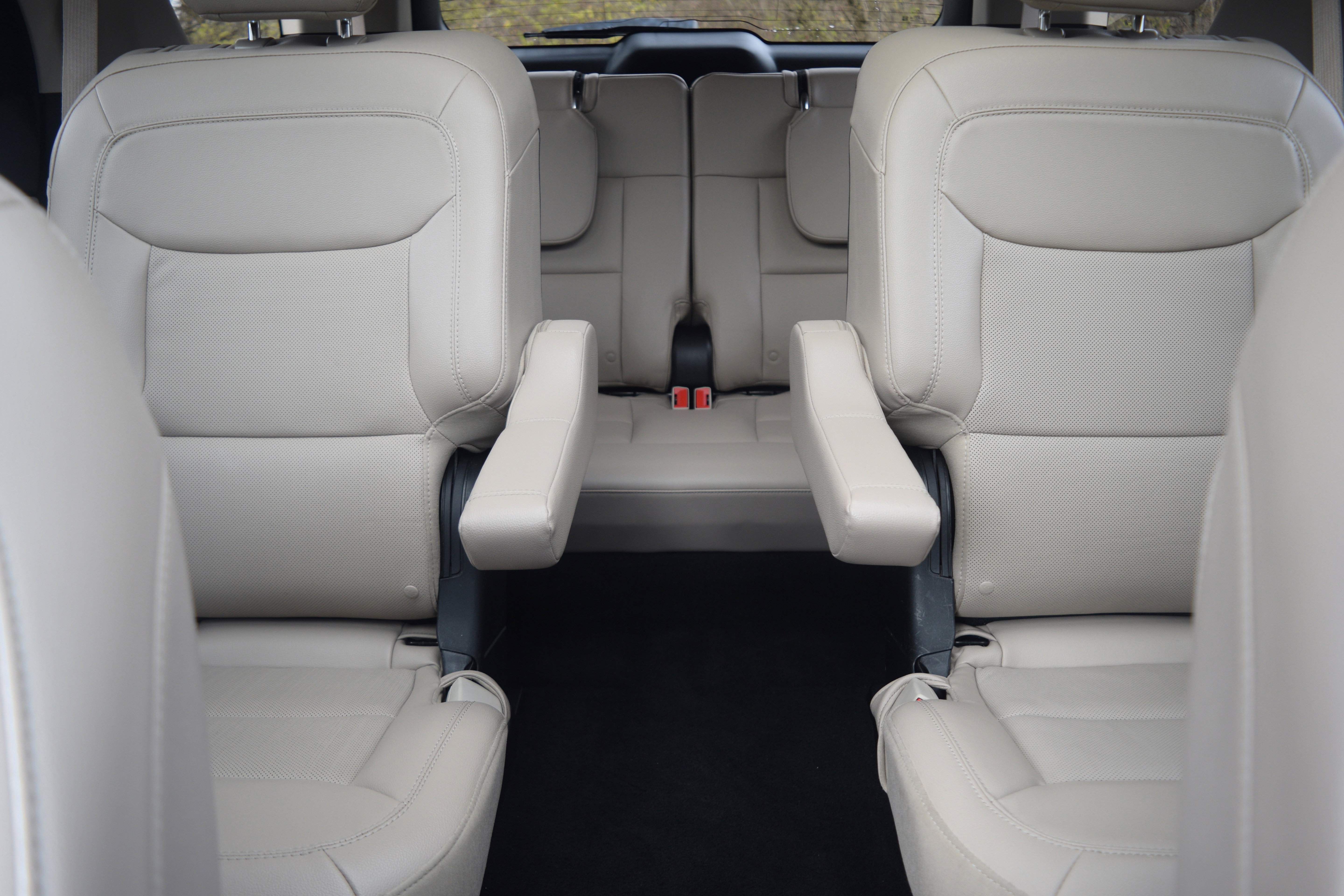 Used 2023 Ford Explorer Limited w/ Limited Technology Package image 16