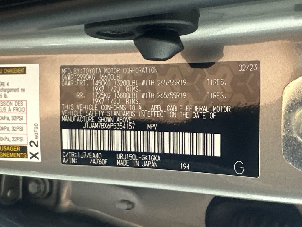 Used 2023 Lexus GX 460 Premium w/ Accessory Package AWD/4WD image 33