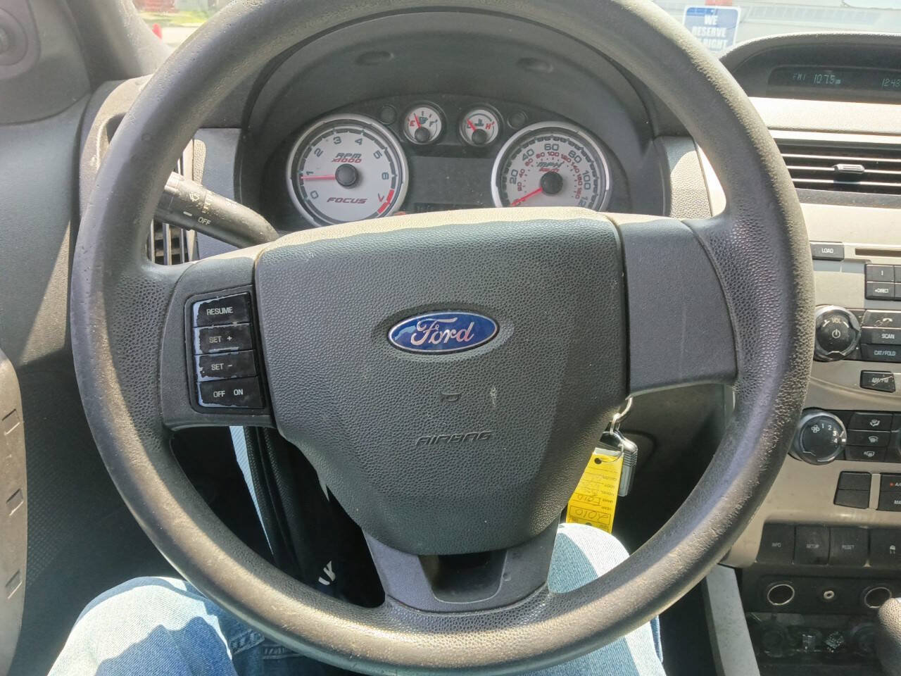 Used 2010 Ford Focus SE FWD image 13
