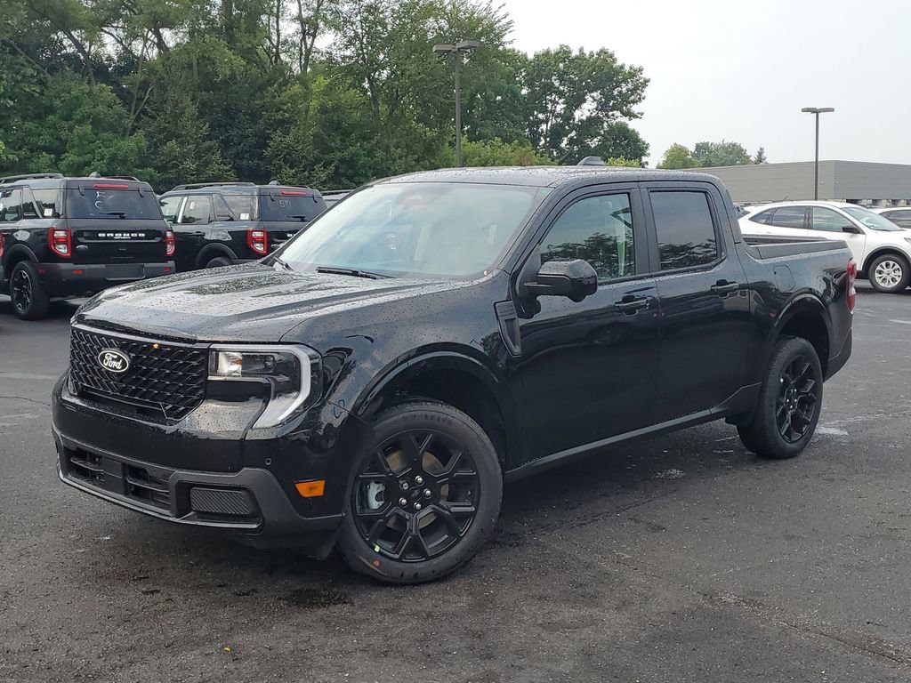 New 2025 Ford Maverick Lariat w/ Black Appearance Package