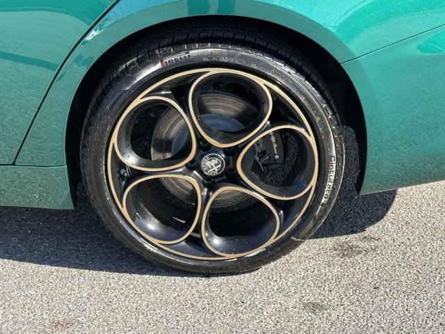 New 2025 Alfa Romeo Giulia AWD w/ Driving Assist Package image 19