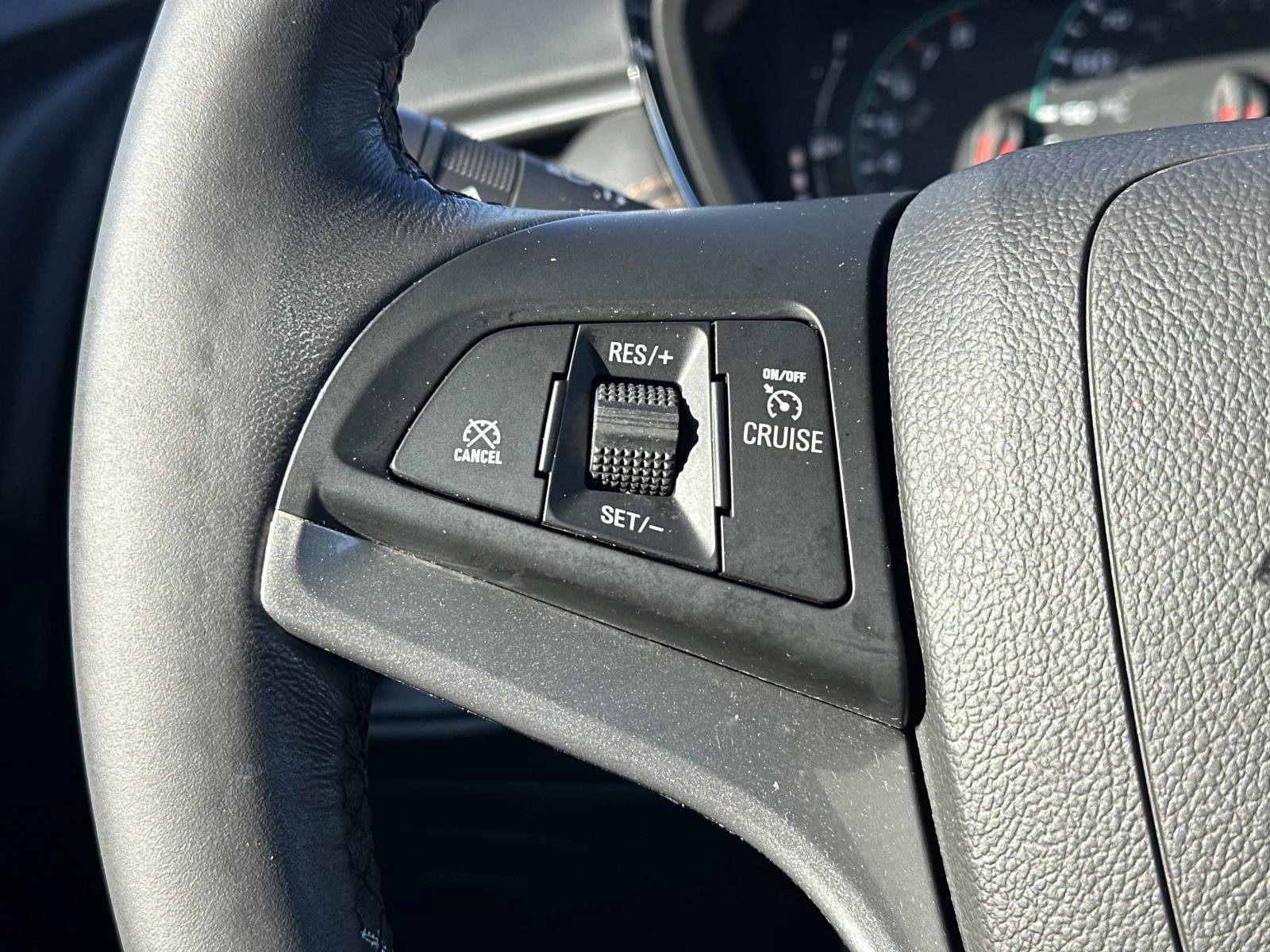 Certified 2022 Chevrolet Trax LT w/ LT Convenience Package image 21