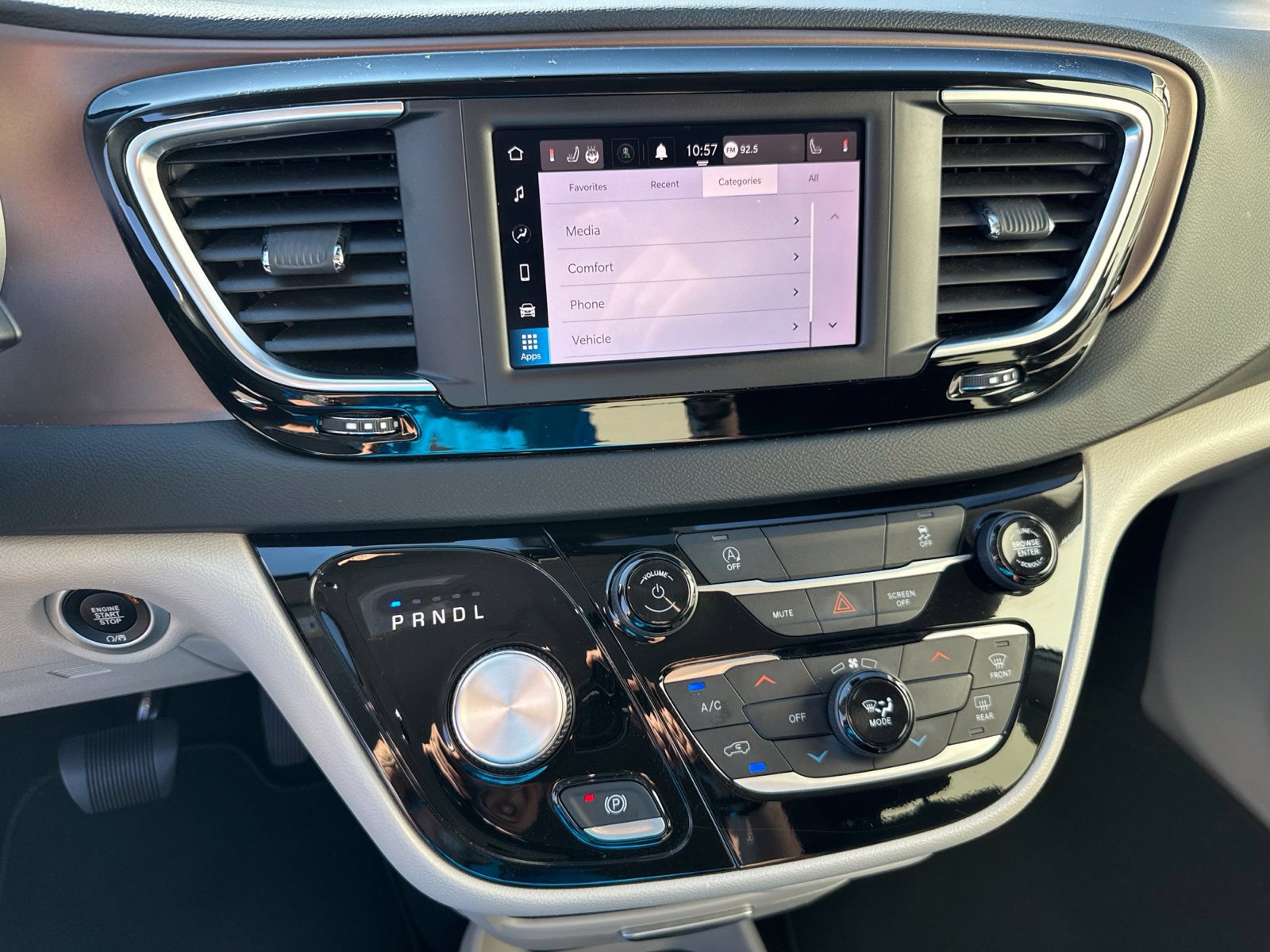 Used 2023 Chrysler Voyager LX FWD image 23