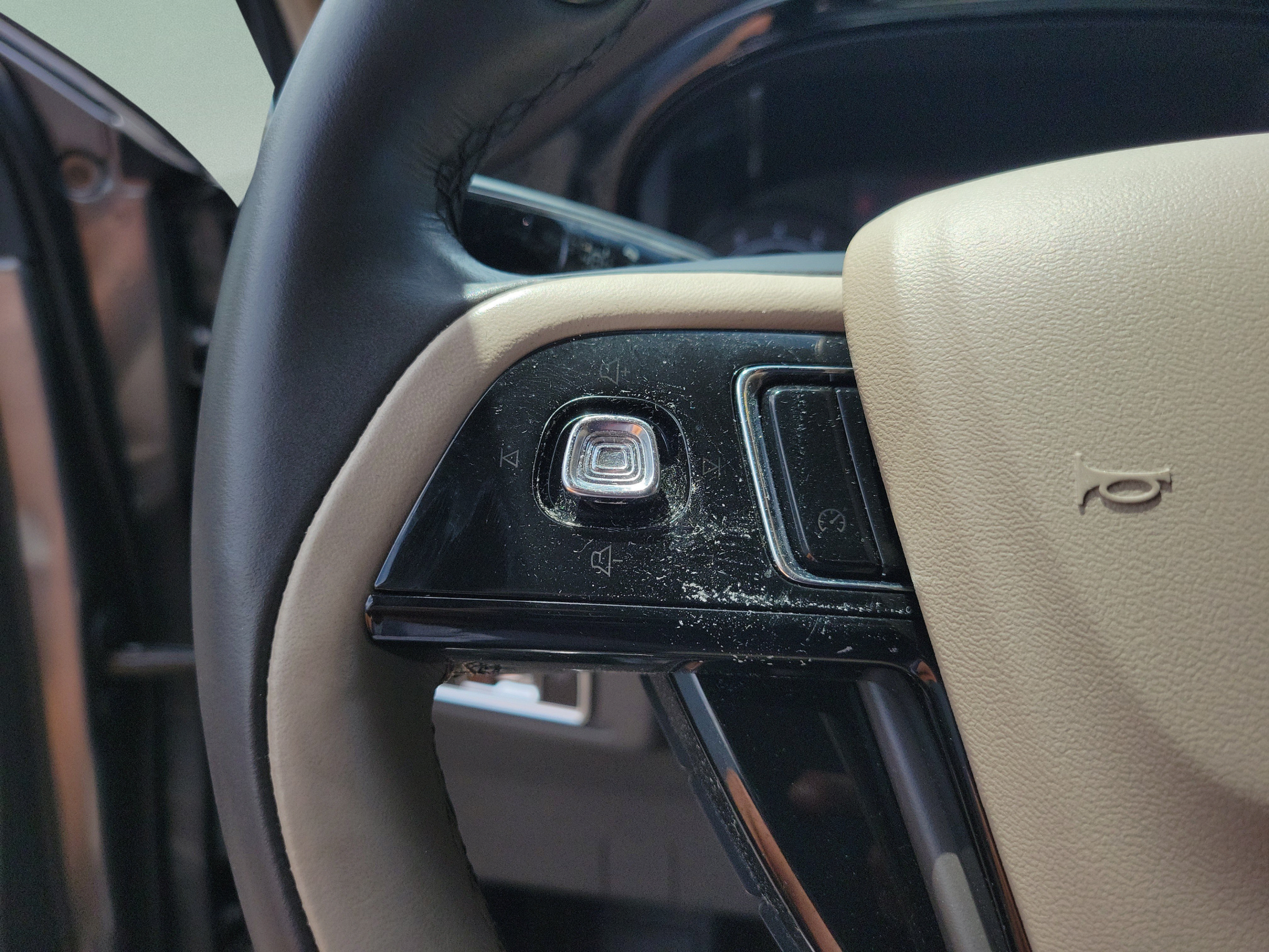 Used 2021 Lincoln Corsair FWD w/ Convenience Package image 33
