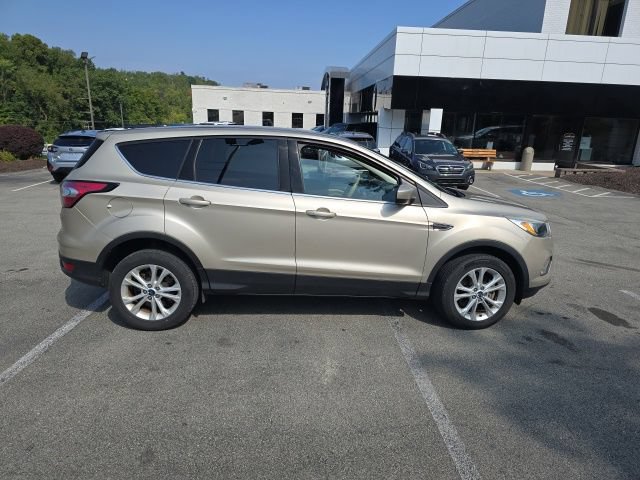 Used 2017 Ford Escape SE w/ SE Cold Weather Package AWD/4WD image 6