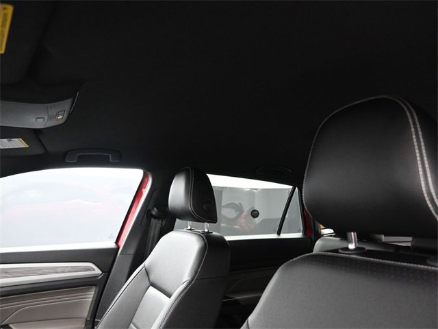 Used 2021 Volkswagen Atlas Cross Sport SE image 12