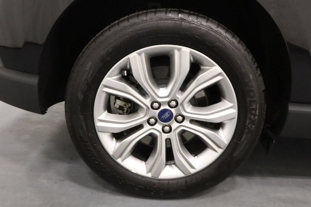 Used 2022 Ford Edge Titanium AWD/4WD image 26