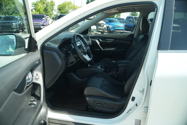 Used 2019 Nissan Rogue SL w/ Premium Package AWD/4WD image 13