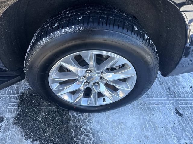 Used 2024 Chevrolet Tahoe Premier AWD/4WD image 14