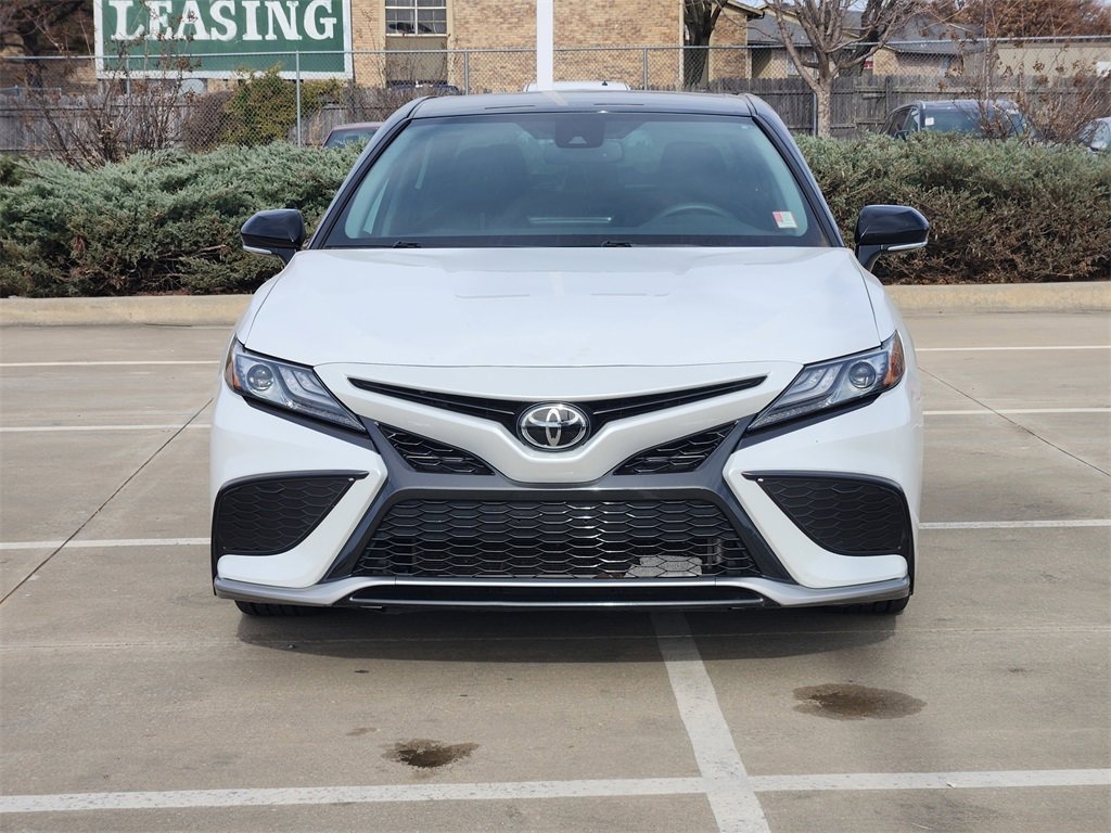 Used 2022 Toyota Camry XSE image 3
