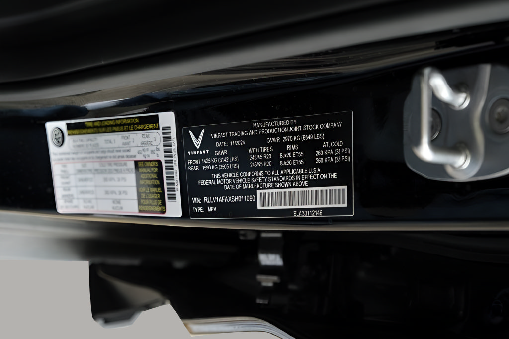 New 2025 VinFast VF 8 Plus AWD/4WD image 32