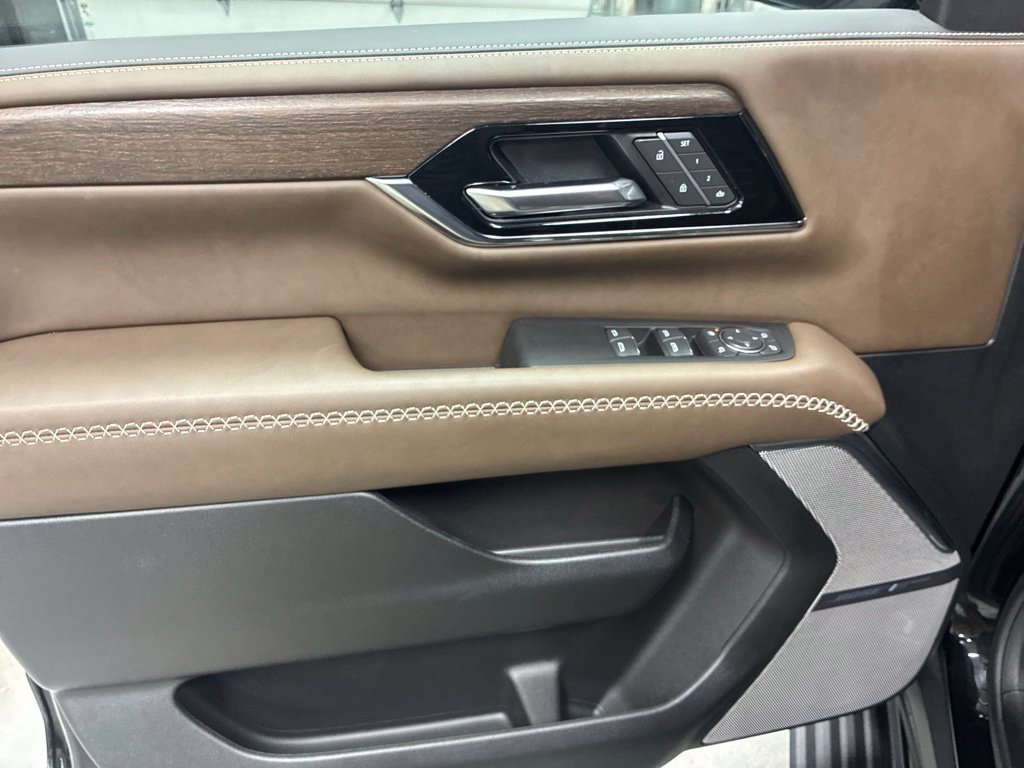 Used 2026 GMC Yukon XL Denali Ultimate w/ LPO, Floor Liner Package AWD/4WD image 36