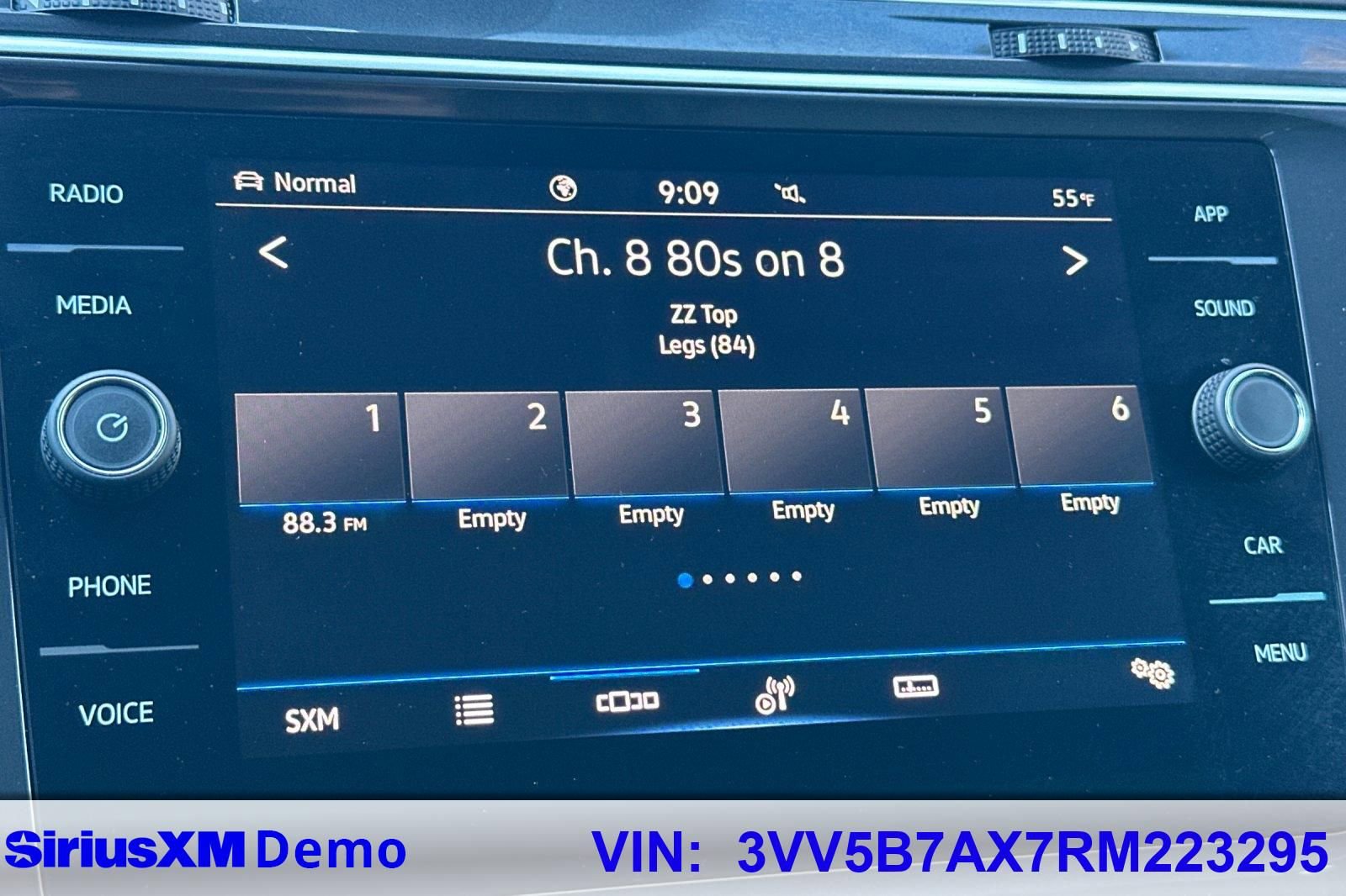 Used 2024 Volkswagen Tiguan Wolfsburg Edition image 27