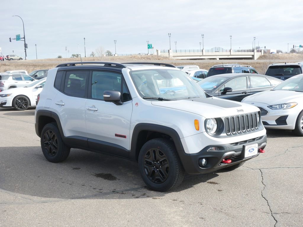 Used 2018 Jeep Renegade Trailhawk AWD/4WD image 3