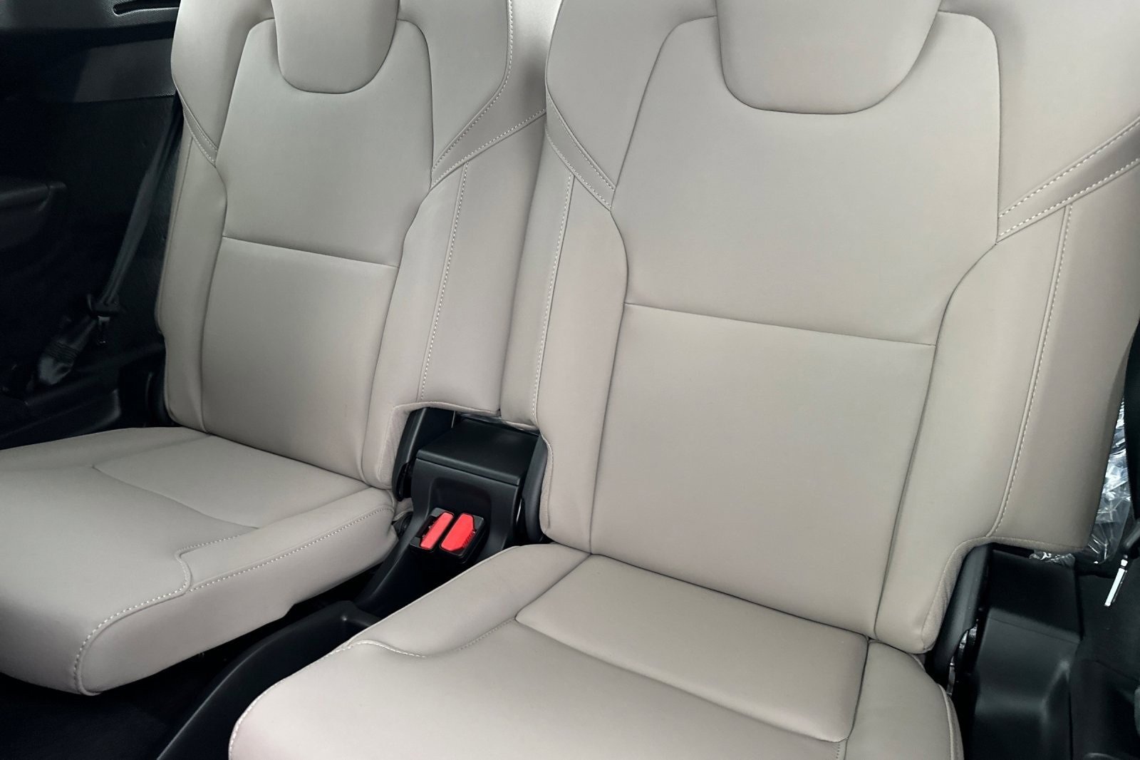 New 2026 Volvo XC90 B6 Plus w/ Protection Package Premier image 17