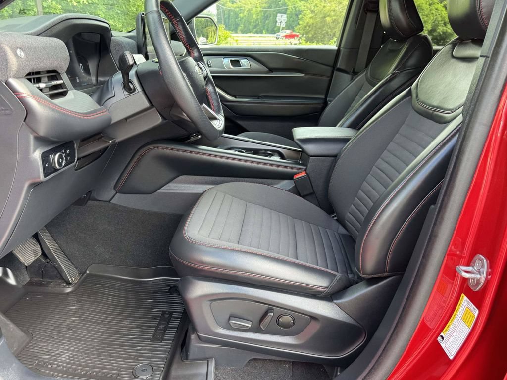 Used 2025 Ford Explorer ST-Line AWD/4WD image 21